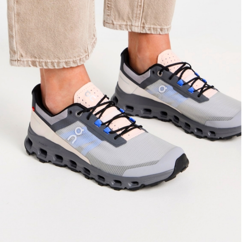 On Cloudvista Trail runnning sneakers Size 9